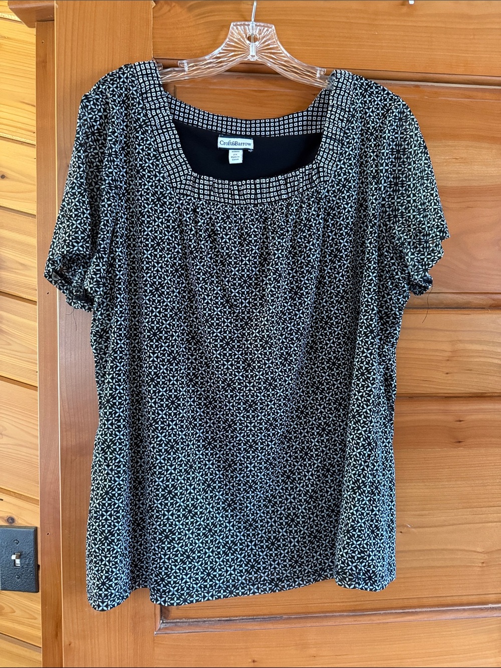 croft & barrow Black and White and a hint of green Square-Neck Short Sleeve Top